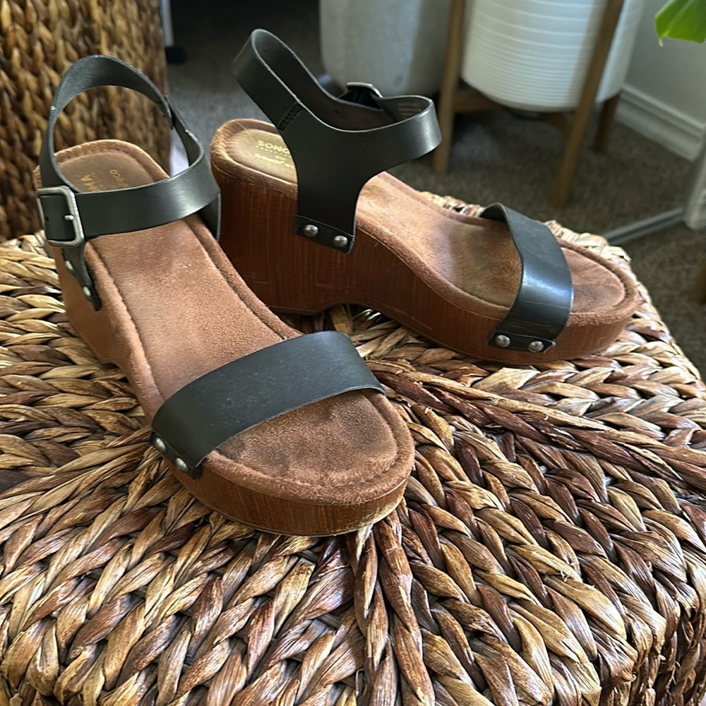 Sonoma, size 9, black upper, brown platform wedge bottom sandals